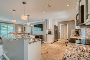 Huis, Meerdere bedden (Bimini Breeze Vacation Home) | Privékeuken | Een oven, een broodrooster