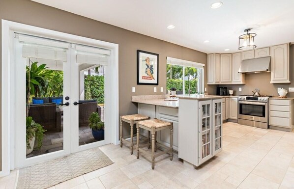 ハウス ベッド (複数台) (Southern Breeze) | 専用キッチン