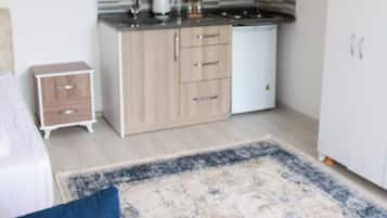 Studio Double Room with Kitchen | 1 間睡房、防敏寢具、書桌、隔音