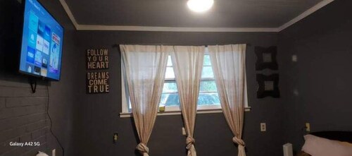 Robin's Nest Private Studio Apt Retreat-