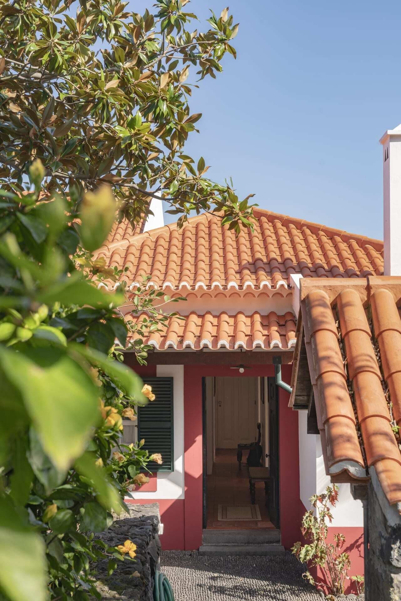 Casa básica, vista al mar | Exterior