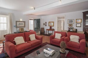 Basic House, Sea View | Living area | TV, fireplace - On the North Coast, by the sea - Casa do Terreiro (São Vicente)