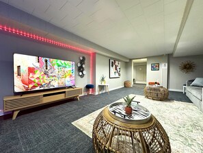 Smart TV, stereo