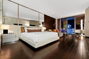 1 غرفة نوم ومكتب ومكواة/لوح كي وسرير سفر