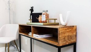 Interior - Park Life Retreat - King Bed - Pet Friendly - Clean! (Edmonton)