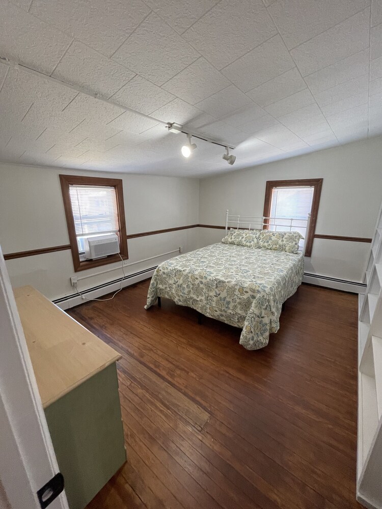 Remodeled 1 Bedroom Apt Westminster, MD. Close to McDaniel College