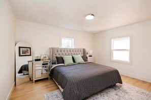 4 Schlafzimmer, Bügeleisen/Bügelbrett, Reisekinderbett, kostenloses WLAN