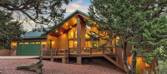 Luxury Retreat Hot Tub/Mountain Views/Pet Friendly