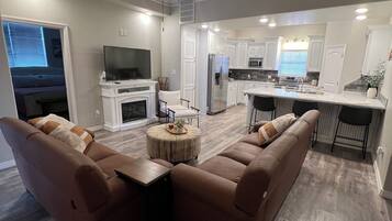 Smart-tv och eldstad