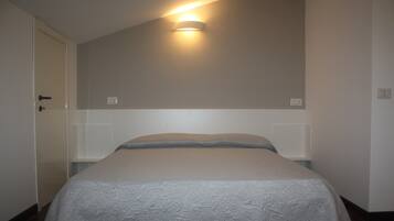 1 chambre, fer et planche Ă repasser, Wi-Fi, draps fournis