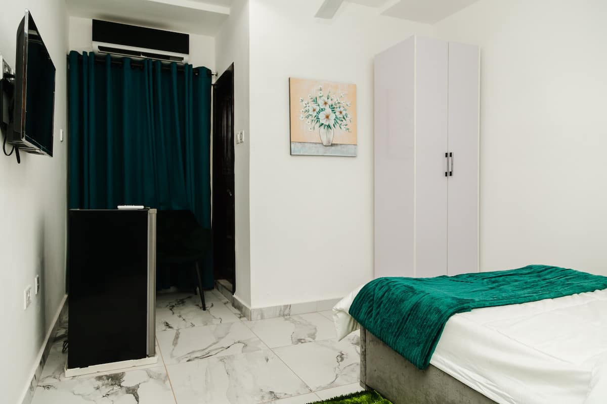Habitación individual económica | 2 habitaciones, escritorio y wifi gratis