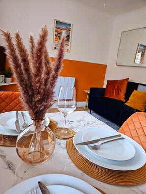 TV - Beachcomber; Town Centre/Beach Apartment (St Ives)