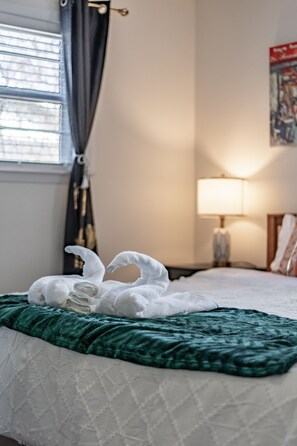 4 bedrooms, desk, iron/ironing board, WiFi