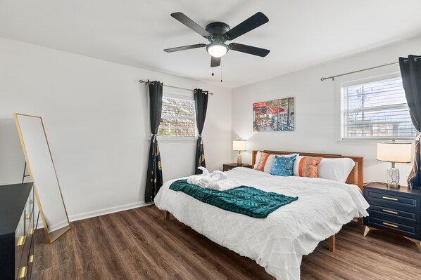 4 soverom, skrivebord, strykejern/-brett og wi-fi