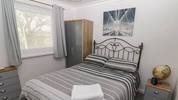 2 bedrooms, individually decorated, individually furnished, free WiFi