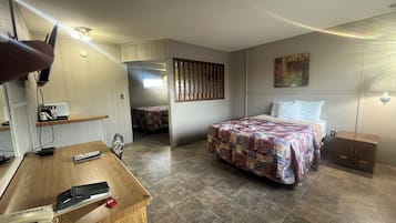 Habitació doble familiar | Wifi gratuïta i roba de llit