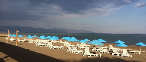 Sur la plage, sable blanc
