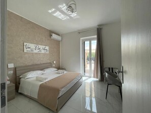 Sängtillbehör av högsta kvalitet, duntäcken och skrivbord