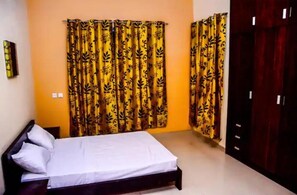 7 habitaciones, wifi y ropa de cama 