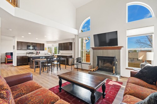 New! Broadmoor Reserve Home, Mountainside views, Deck. A-STRP-24-0585