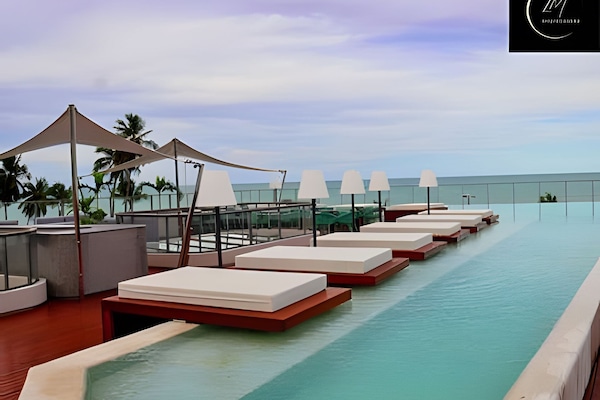 2 piscinas al aire libre (de 08:00 a 22:00), tumbonas