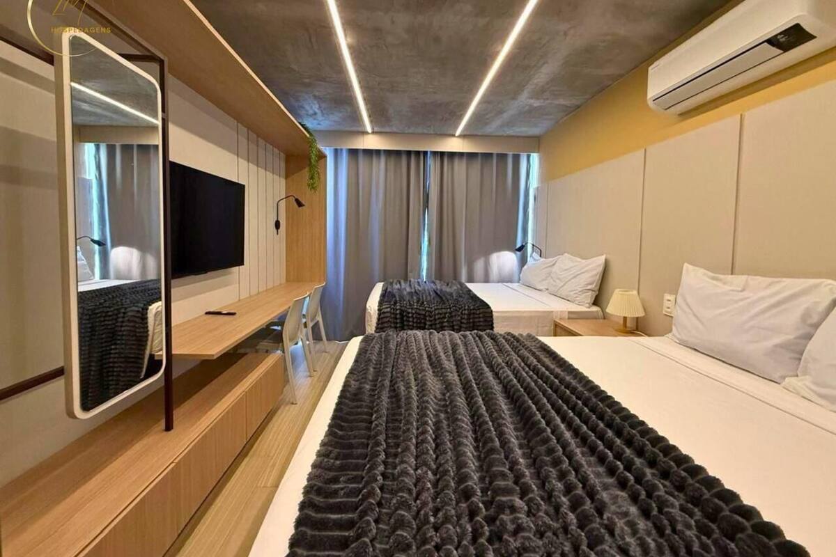华丽四人房 | 加厚床垫、办公桌、笔记本电脑工作区、免费 WiFi