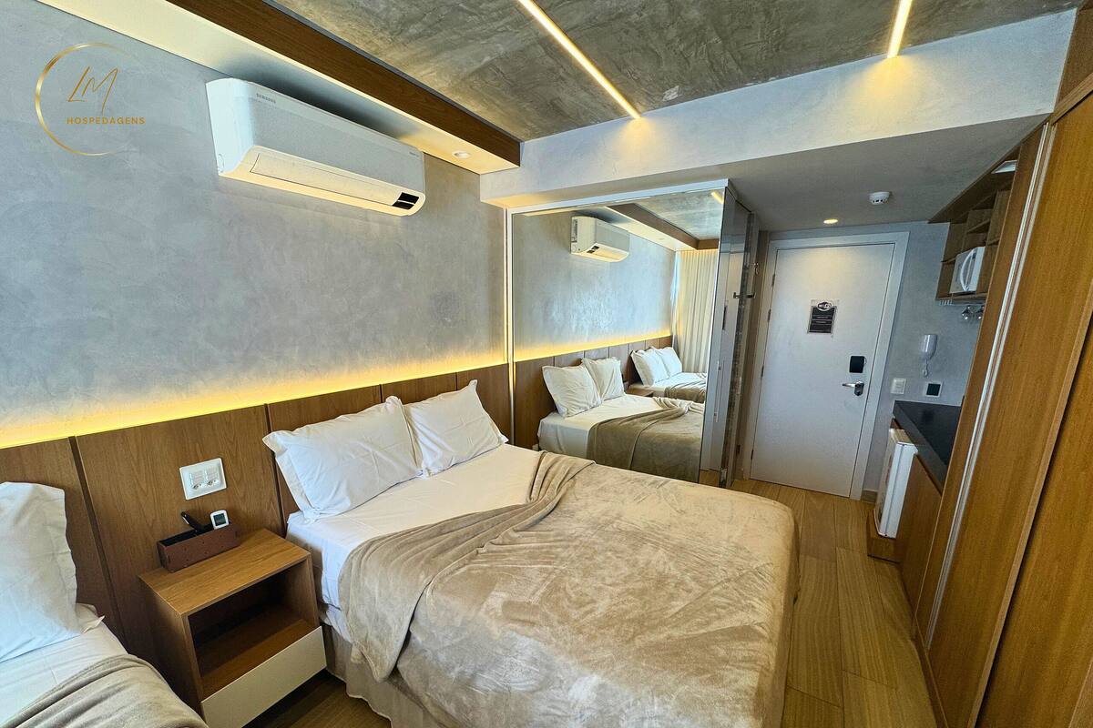 华丽四人房 | 加厚床垫、办公桌、笔记本电脑工作区、免费 WiFi
