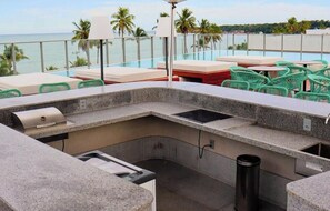 Outdoor dining - LM Setai Yacth (João Pessoa)