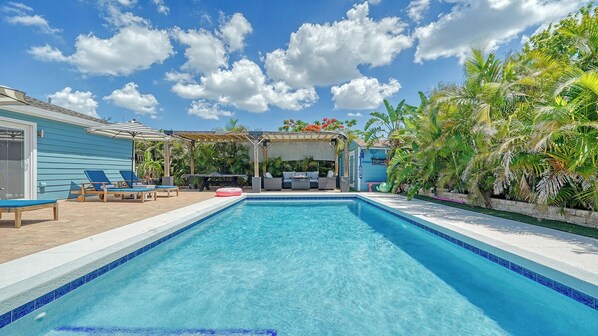Outdoor pool, a heated pool
