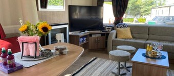 Deluxe 3 bedroom caravan in Haven's Seton Sands Holiday Village,Wifi