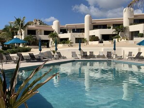 Piscine extérieure, piscine chauffée