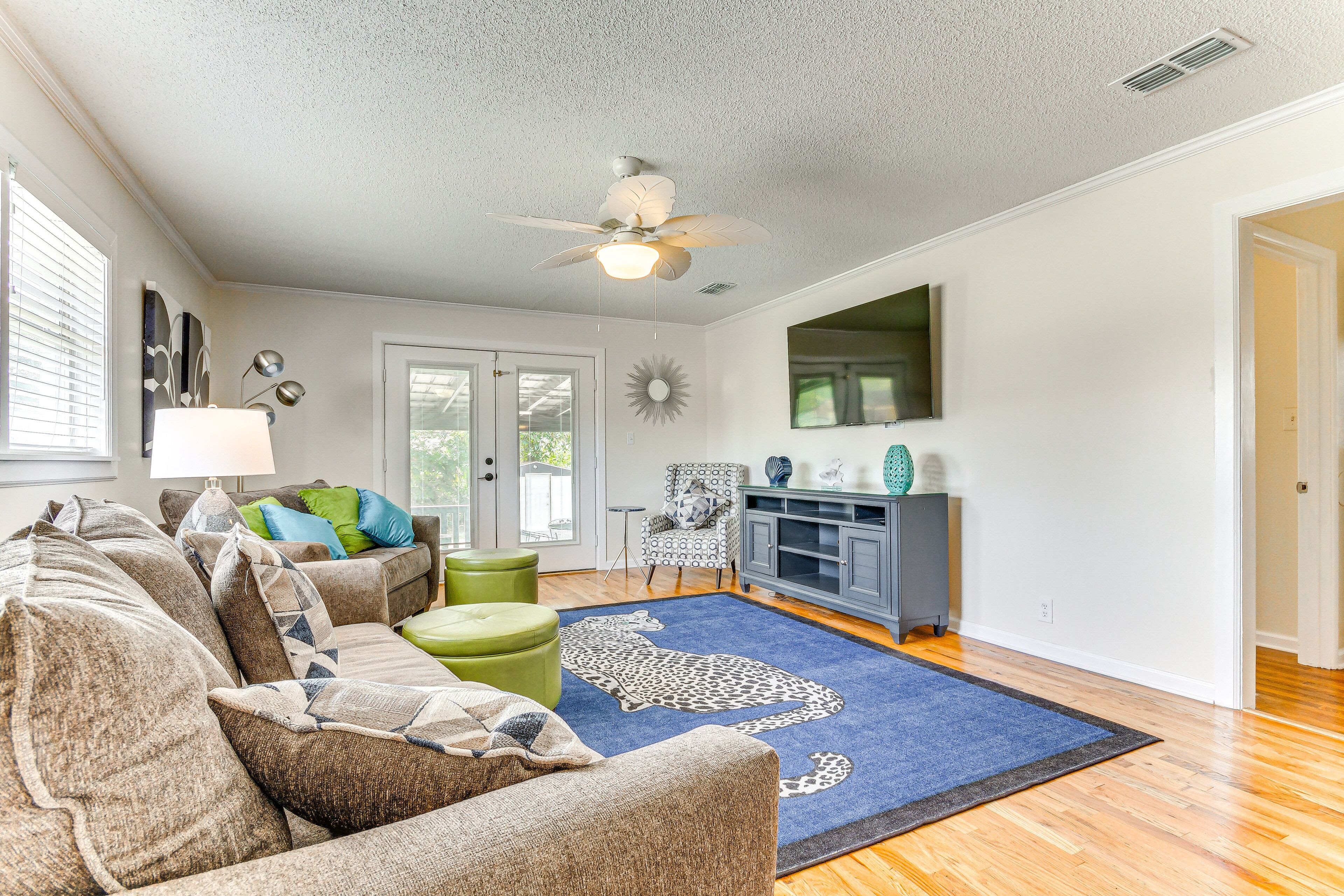 Pensacola Home w/ Covered Patio: 1 Mi to Downtown!
