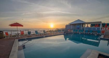 Cozy 2-bedroom in delightful Coconut Palms II Beach Resort / July 7th to 14th