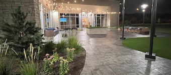 IHG 旗下飯店 芝加哥 Schaumburg 智選假日套房飯店