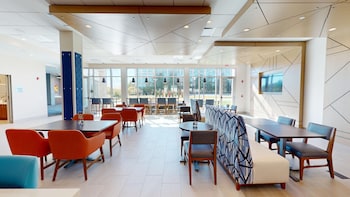 Porch at Holiday Inn Express & Suites Chicago Schaumburg by IHG