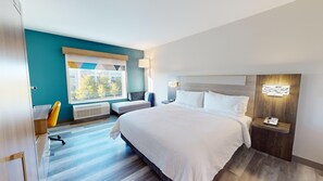 高档床上用品、羽绒被、客房内保险箱、办公桌