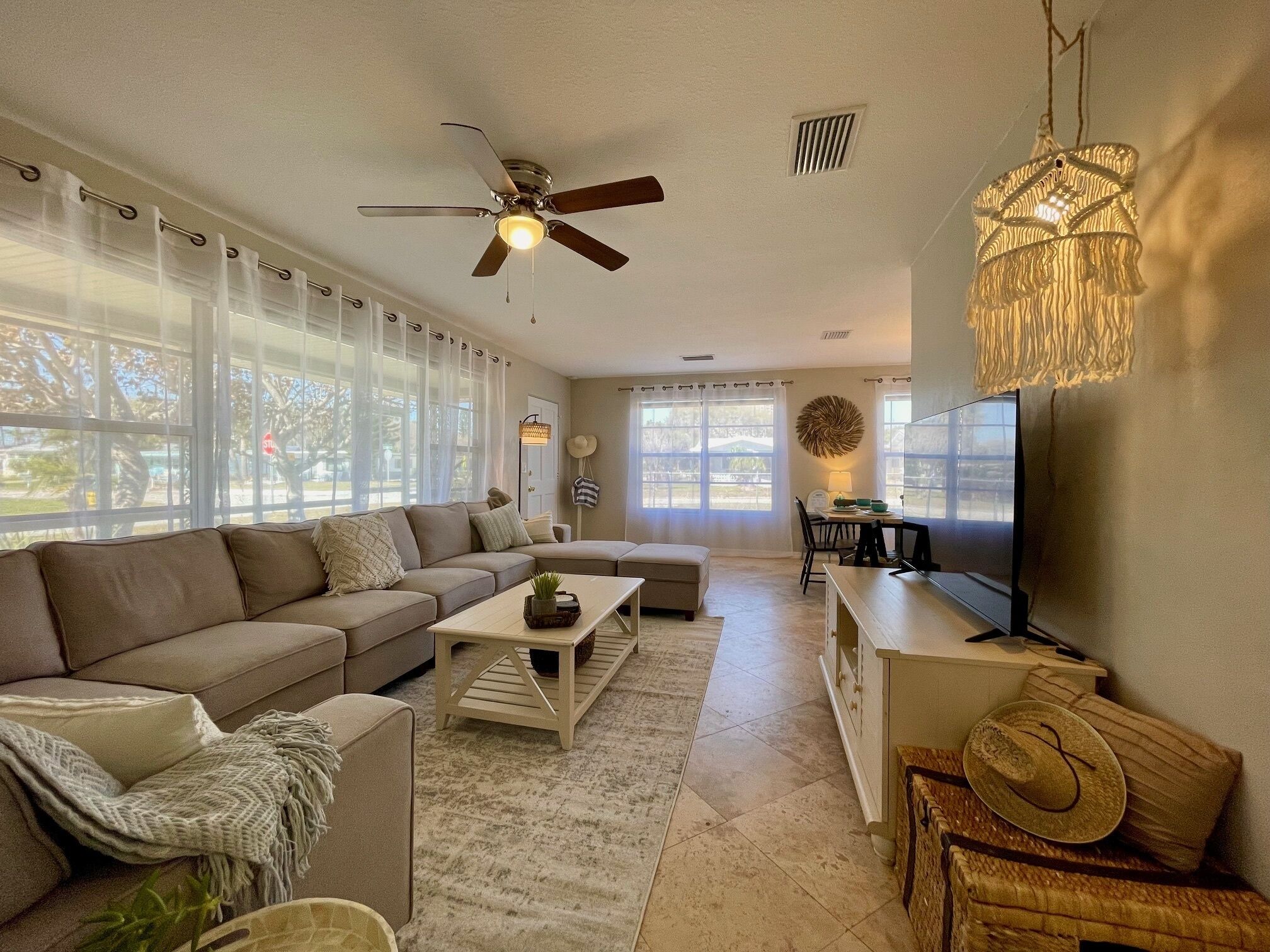 Smart TV, books, stereo