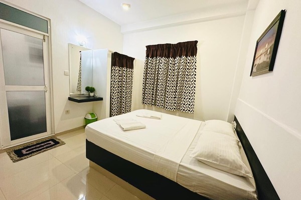 Superior Double Room, Garden View | Desk, laptop workspace, iron/ironing board (on request), WiFi (free)
