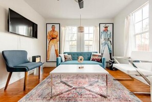 Smart TV - Cozy house, big backyard, fast Wi-Fi (Austin)