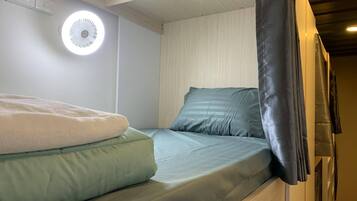 Shared Dormitory, Mixed Dorm, Non Smoking | Desk, laptop workspace, blackout drapes, free WiFi
