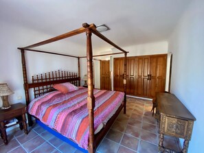 3 Schlafzimmer, Schreibtisch, Bügeleisen/Bügelbrett, kostenloses WLAN