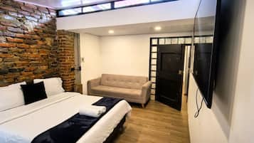 Superior Triple Room | 1 bedroom, desk, free WiFi