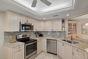 Micro-ondes, four, plaque de cuisson, lave-vaisselle