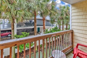 Property grounds - Island Palms Getaway (North Myrtle Beach)