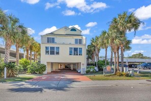 Exterior - Island Palms Getaway (North Myrtle Beach)