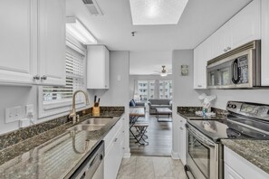 Fridge, microwave, oven, stovetop - Island Palms Getaway (North Myrtle Beach)