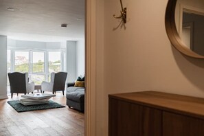 Interior - Stunning Sea View Apartment with Free Parking (Newquay)