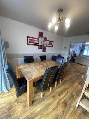 House | Dining - 3 Bedroom House, Hot Tub,torbay, Sleeps 6, Parking (Newton Abbot)