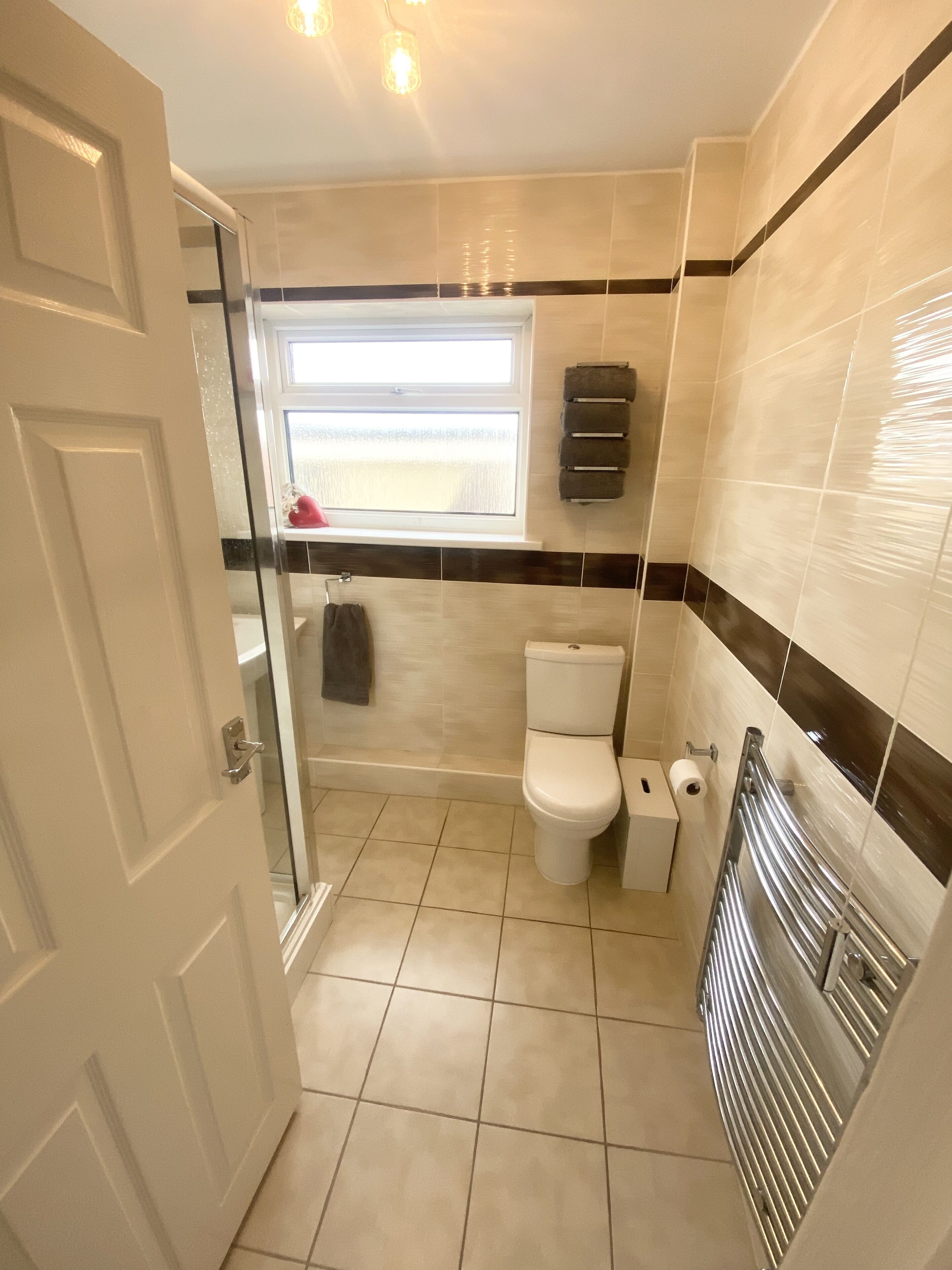 Casa | Baño | Ducha y bañera combinadas, bañera profunda y toallas