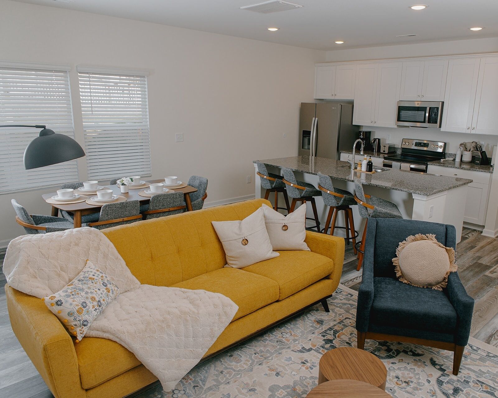 Kasita Cornelius East- Free Parking- 3 beds- Modern and Pristine